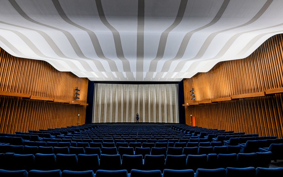 Kino International wybudowano w latach 1961-1963, Za projekt obiektu odpowiadali architekci Josef Ka