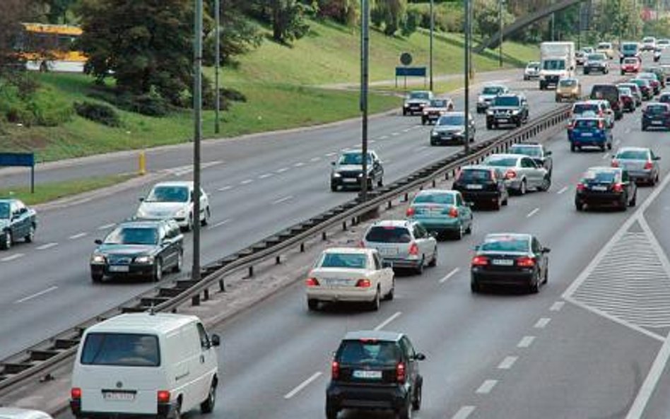 3,5 mln polis od odpowiedzialności cywilnej oraz ochrony autocasco wykupują co roku przedsiębiorcy d
