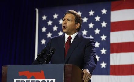 Ron DeSantis ponownie został wybrany na gubernatora Florydy, zdobywając w swoim stanie 59,4 proc. gł