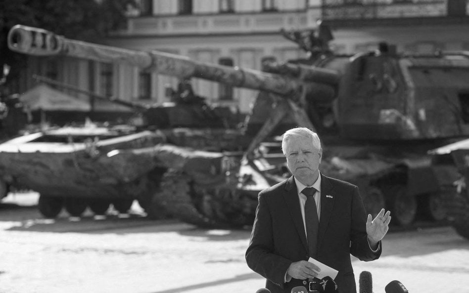 Lindsey Graham w czasie konferencji prasowej w Kijowie