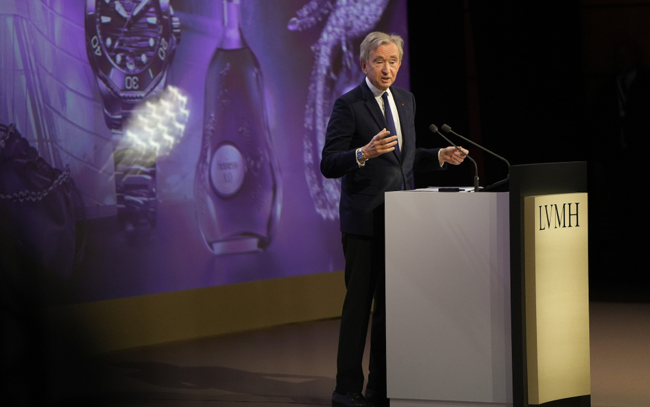 76-letni Bernard Arnault zagwarantował sobie prawo do kierowania firmą do osiągnięcia przez niego 85
