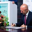 Michał Kurtyka podpisuje deklarację o współpracy z krajami Bałtyckimi w obszarze morskiej energetyki