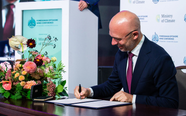 Michał Kurtyka podpisuje deklarację o współpracy z krajami Bałtyckimi w obszarze morskiej energetyki