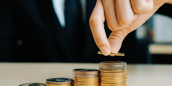 Wypłata dywidendy na drugim planie