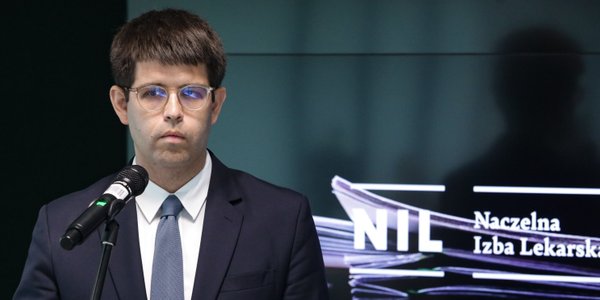 „Jeszcze żaden rząd nie wygrał z lekarzami”. Wyciekł wpis prezesa Naczelnej Izby Lekarskiej