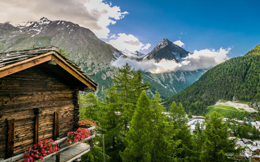 Szwajcarska wioska zdecydowała: zapłaci za zamieszkanie