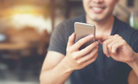 Izolacja sprzyja sprzedaży usług mobilnych