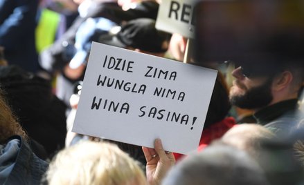 Protest samorządowy „Tylko ciemność” przed siedzibą Kancelarii Prezesa Rady Ministrów w Warszawie