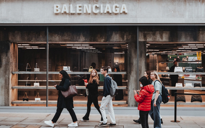 Balenciaga to dom mody o ponadstuletniej tradycji.