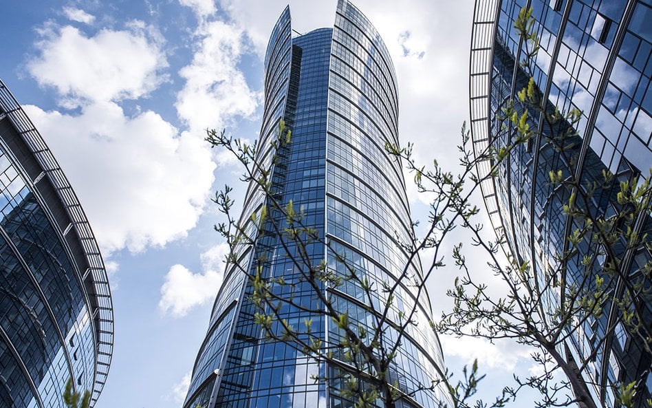 Ponad dwa piętra w biurowcu Warsaw Spire wzięte