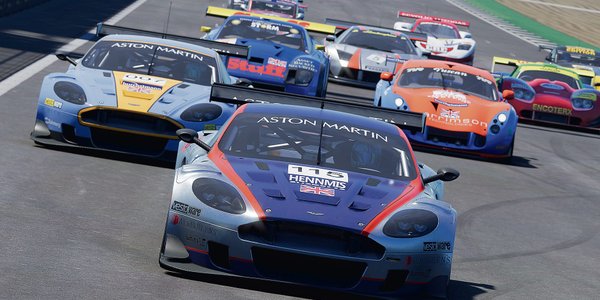 „Project Motor Racing” – frajda za kierownicą, frustracja w menu