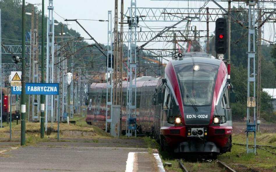 Pociągi uwięzione na stacjach