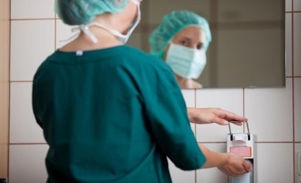 Zakażenia w szpitalach poważnym problemem - raport Najwyższej Izby Kontroli