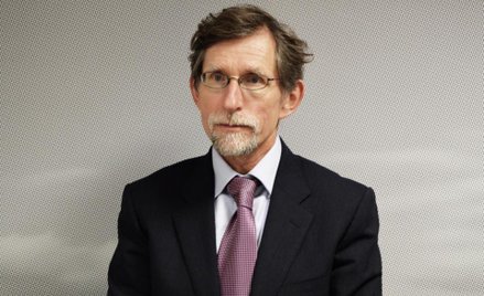 Tim Oates: Podręcznik to coś więcej niż książka