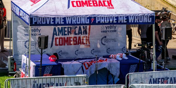 Zamach na uniwersytecie w Utah. Ofiarą strzelca padł Charlie Kirk, znany zwolennik Donalda Trumpa