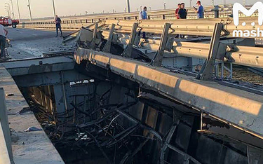 Uszkodzenia Mostu Krymskiego po ataku przeprowadzonym 17 lipca
