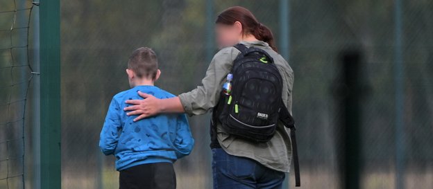 Do szkoły podstawowej w Leszczydole-Nowinach wszedł 15-letni były uczeń i zranił trzy osoby, w tym d