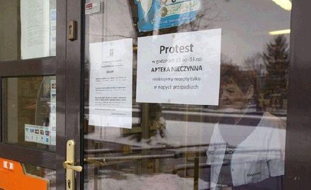 Aptekarze o godz. 13 zamknęli dziś na godzinę swoje placówki. To początek protestu. Na zdjęciu jedna