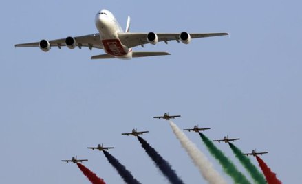 Czy Emirates, Etihad i Qatar Airways korzystają z subsydiów swoich rządów i nieuczciwie konkurują na