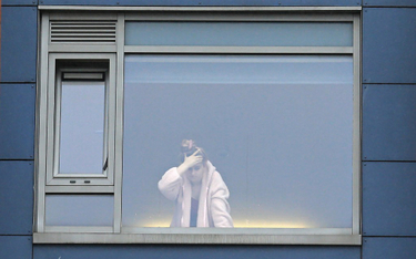 Koronawirus: Otwieranie okna może pomóc w uniknięciu zakażenia