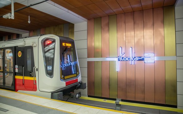 Dla wielu wędrujących po świecie warszawska komunikacja, a szczególnie transport synowy, jest wzorce