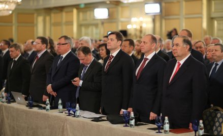 Od prawej: Aliszer Usmanow, Dmitry Pumpjanski, Aleksiej Mordaszow, Władimir  Lisin, Andrej Kostin na