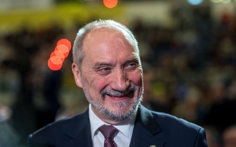 Macierewicz: Prawdziwy materiał dowodowy na wiosnę