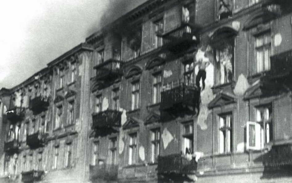 Sztandary polski i żydowski nad gettem