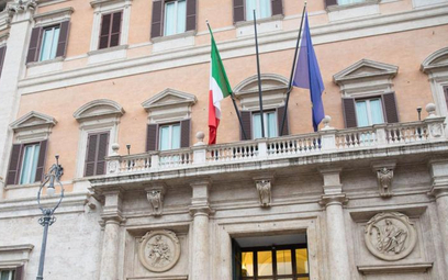 Włoska mafia ostrzy zęby na europejski fundusz odbudowy