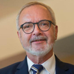 Jasper Juinen: Ostrożnie z przedłużaniem planu Junckera