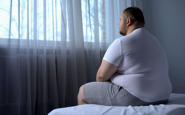 Badanie: Jak otyłość sprzyja ostremu przebiegowi COVID-19