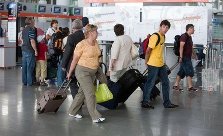 Jak zawiesić biznes w kraju i rozliczyć się z fiskusem, jadąc do pracy za granicą