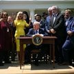 40 proc. Amerykanów widzi w Donaldzie Trumpie pomazańca Bożego