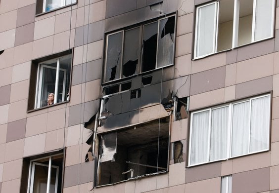 Uszkodzony budynek mieszkalny, Kotelniki, obwód moskiewski