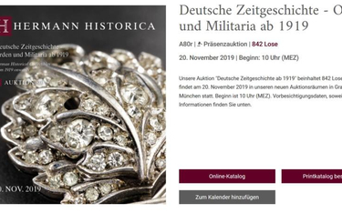 Niemiecki dom aukcyjny sprzedaje nazistowskie pamiątki. Cylinder Hitlera i suknia Ewy Braun