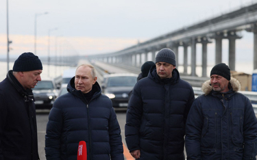 Putin na uszkodzonym Moście Krymskim