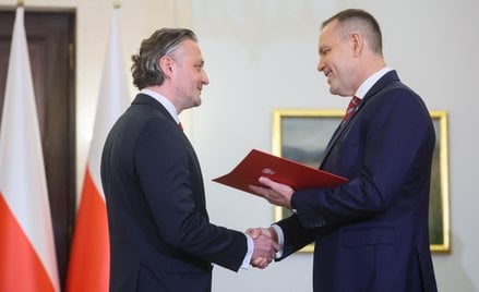 Prezydent RP Karol Nawrocki i nowy szef Biura Bezpieczeństwa Narodowego Bartosz Grodecki podczas uro