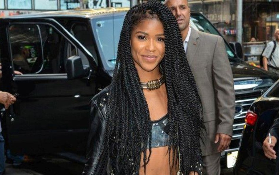 Simone Battle