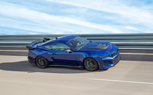 Dla tych, którym „standardowy” Mustang Dark Horse SC wydaje się zbyt cywilizowany, Ford przygotował 