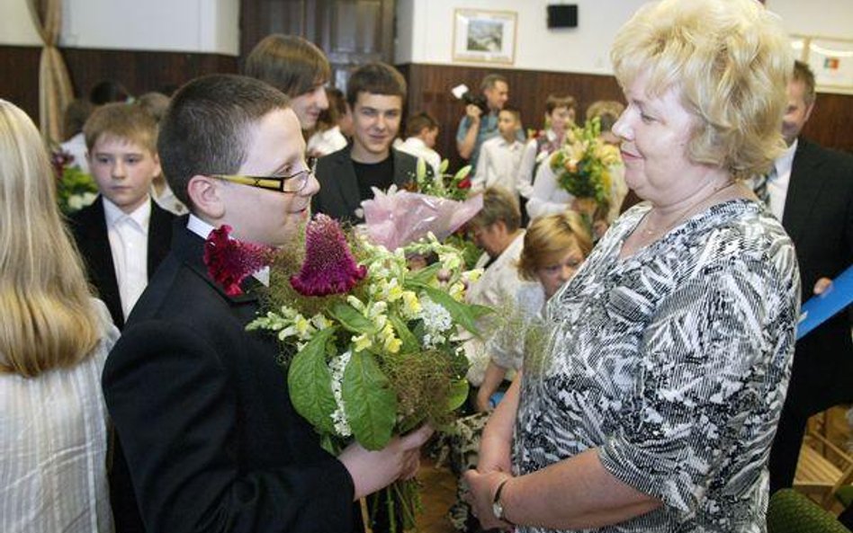 Nauczyciel uprawniony do emerytury ma pewną posadę