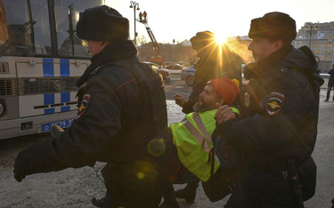 Moskwa: Żółte kamizelki przed siedzibą FSB na Łubiance. Zatrzymania