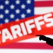 Trump narzuca nowe cła na farmaceutyki, meble i ciężarówki. Akcje w dół