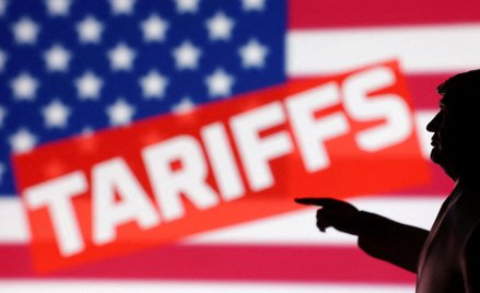 Trump narzuca nowe cła na farmaceutyki, meble i ciężarówki. Akcje w dół