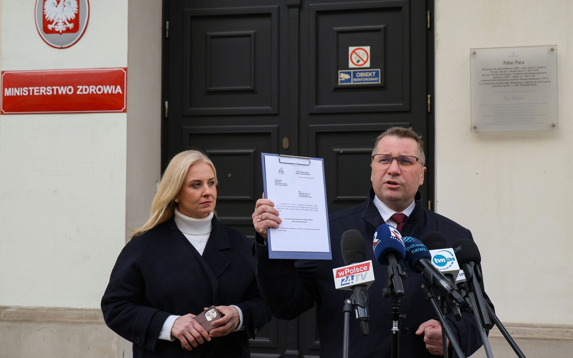 PiS wants the Minister of wellness  to be dismissed. Przemysław Czarnek: She would like to privatize the wellness  care system