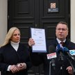 Wiceprezes Prawa i Sprawiedliwości Przemysław Czarnek i posłanka PiS Katarzyna Sójka na konferencji 
