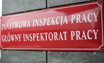 Polacy popierają większe uprawnienia inspektorów pracy