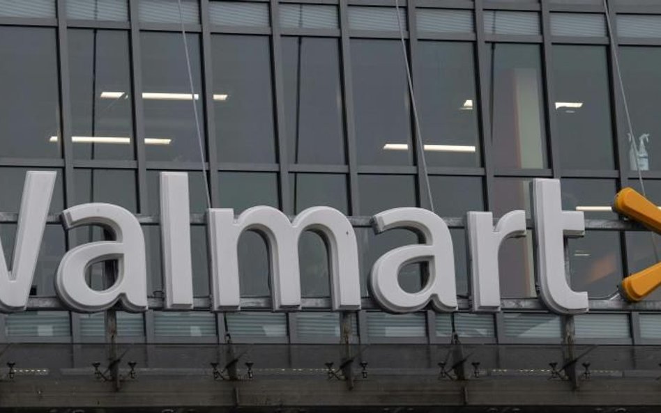 Financial Times: Walmart stawia na sklepy