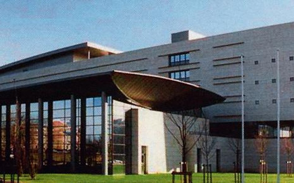Edward Żółtowski – Archiwa Departamentalne w Yvelines ( I nagroda w konkursie Wersal-Montigny, 2003)