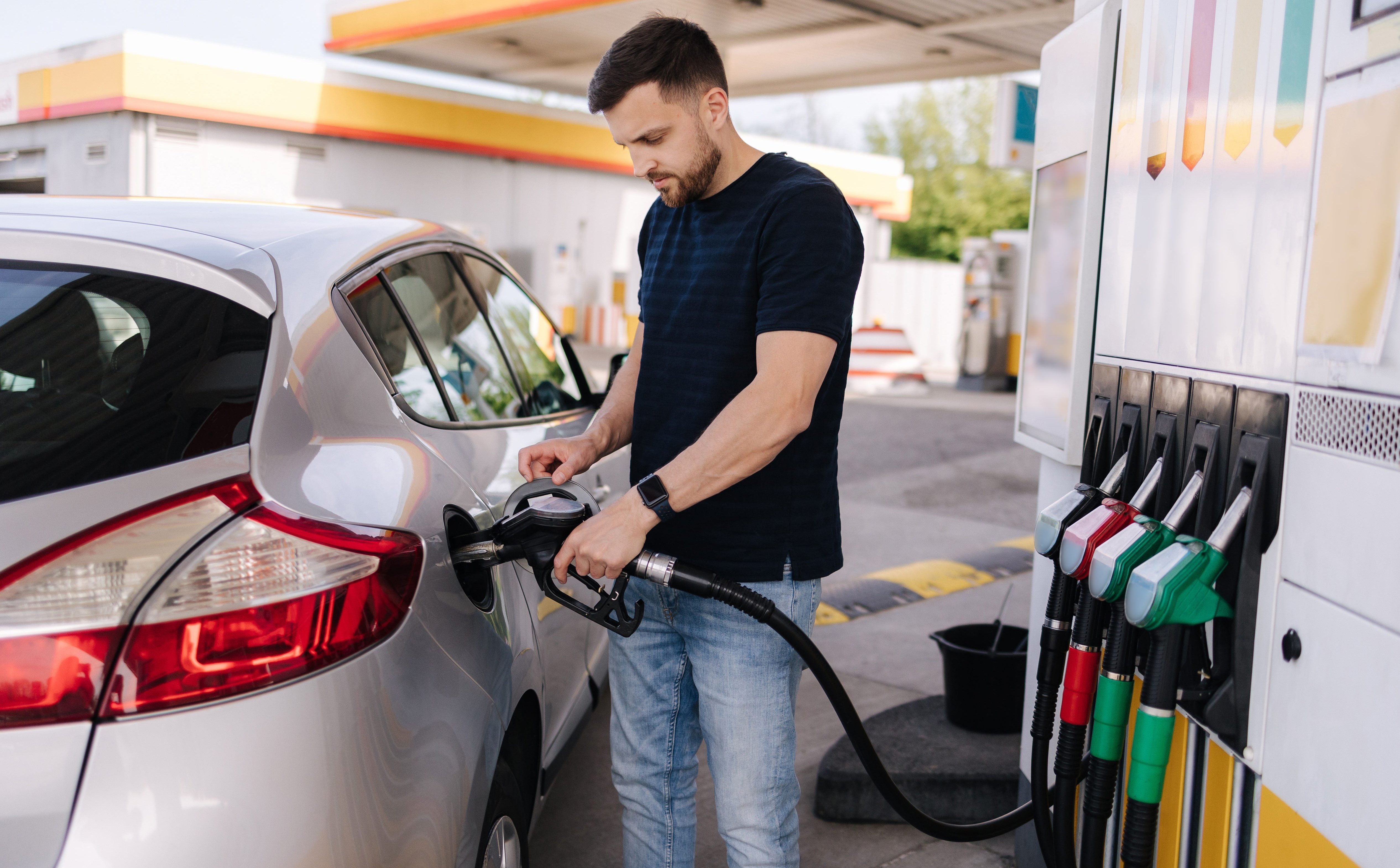 O zmianach cen paliw na stacjach może zdecydować wiele czynników