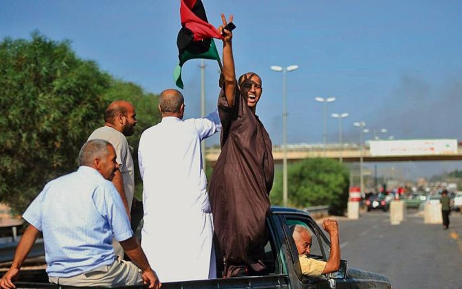 Wczoraj po południu powstańcy byli już kilka kilometrów od centrum Trypolisu